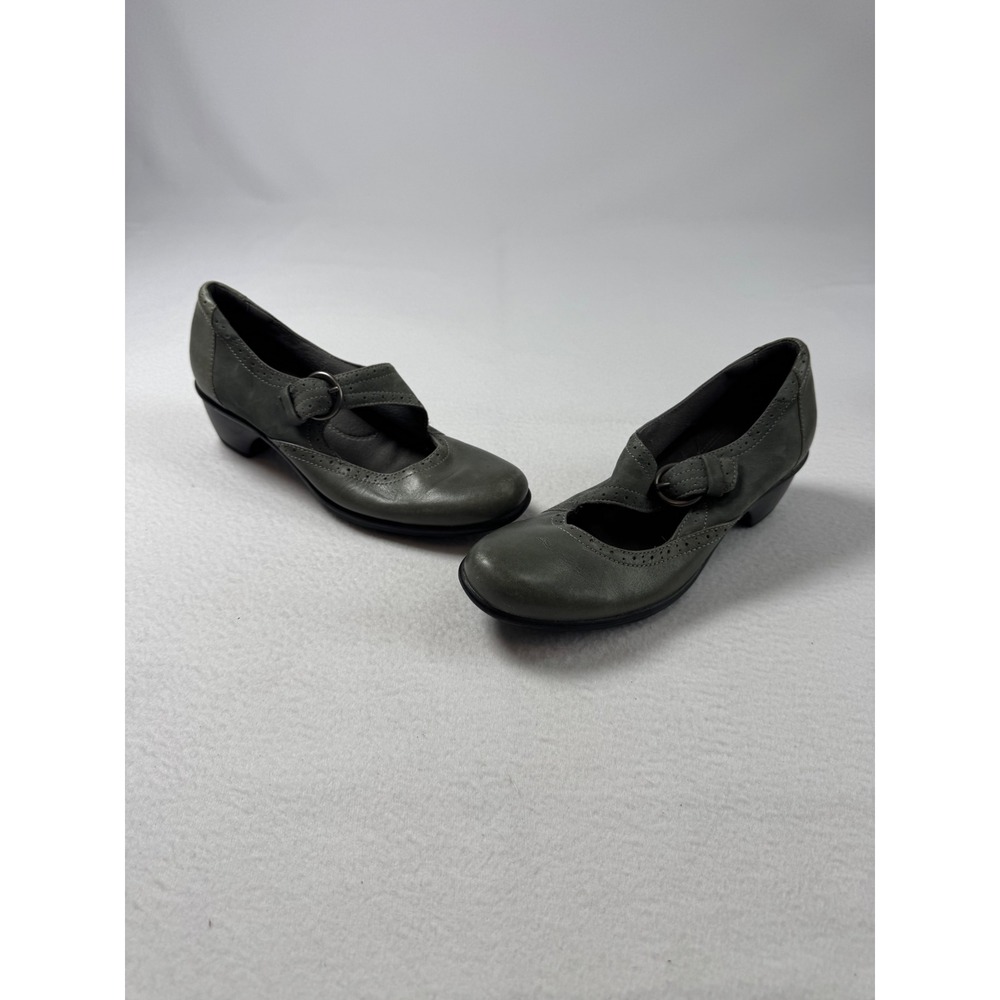 Dark Academia Clarks Womens 8.5 Mary Jane Grey Leather Brogue Block Heel 39346